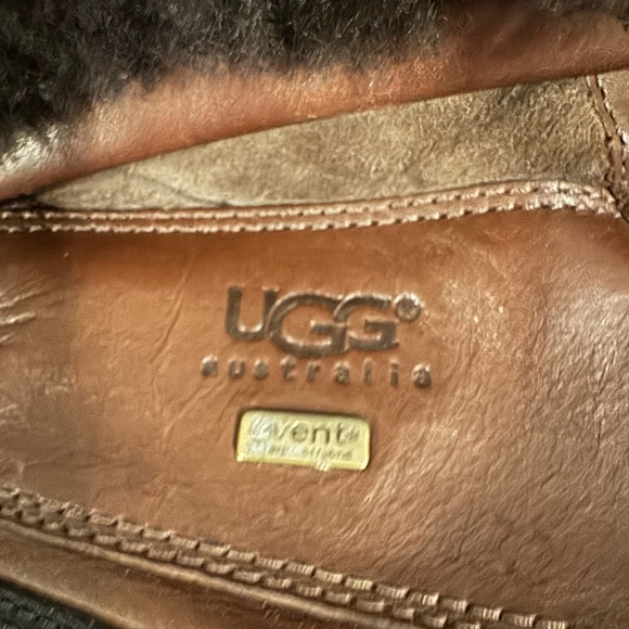 UGG Adirondack Chestnut Leather Boots with Black Fur - Picture 2 of 8
